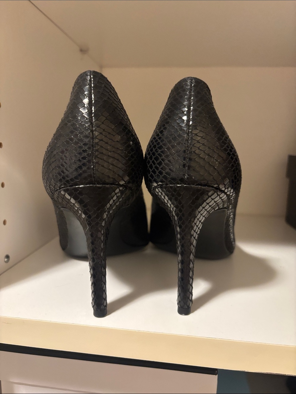 Naturalizer Black Snake-Embossed Pointed-Toe Pumps 8 Wide - Picture 4 of 7